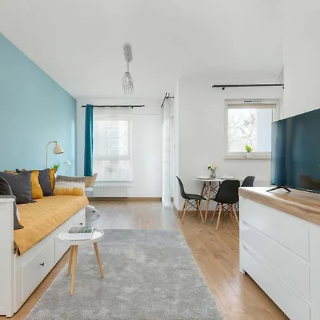 Cosy With Parking In By Renters Gdansk