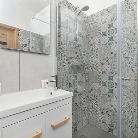 아파트 Cosy With Parking In By Renters *